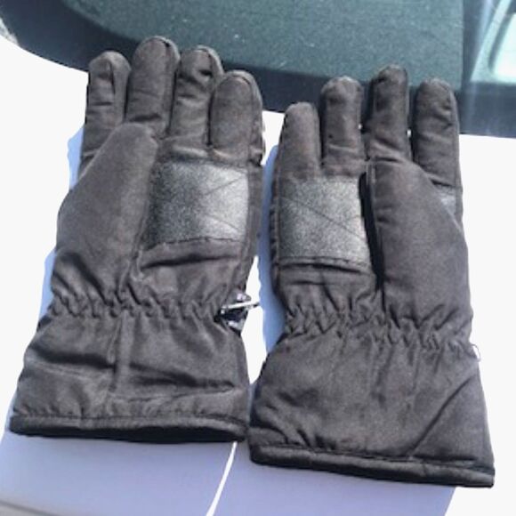 Winter Gloves . by Thinsulate . Never Worn - Picture 1 of 3